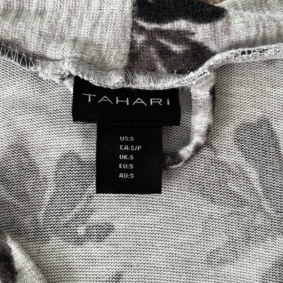 Tahari robe. Washed never wore. So so so soft! - Picture 2 of 2